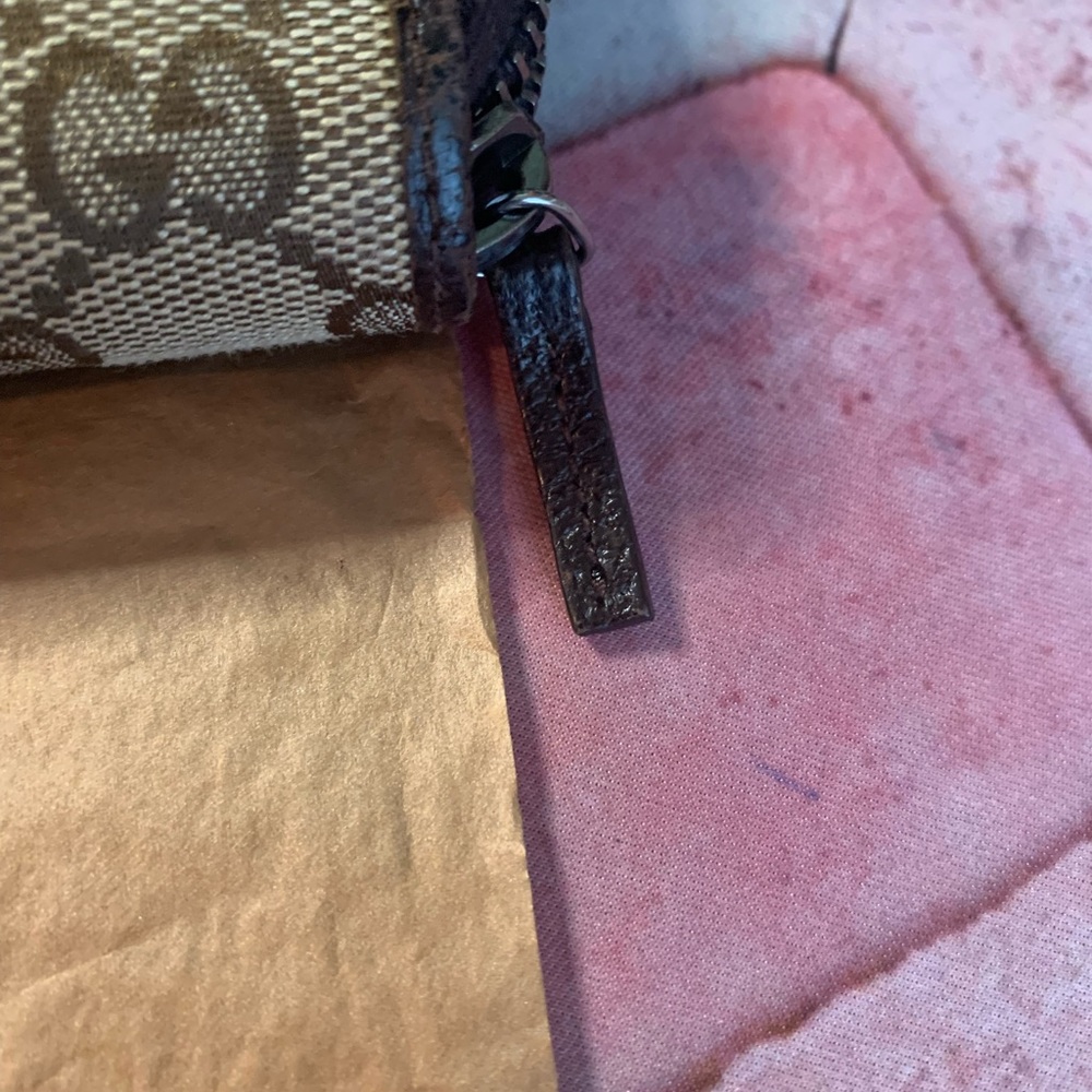 Authentic Gucci Wallet - Picture 5 of 13